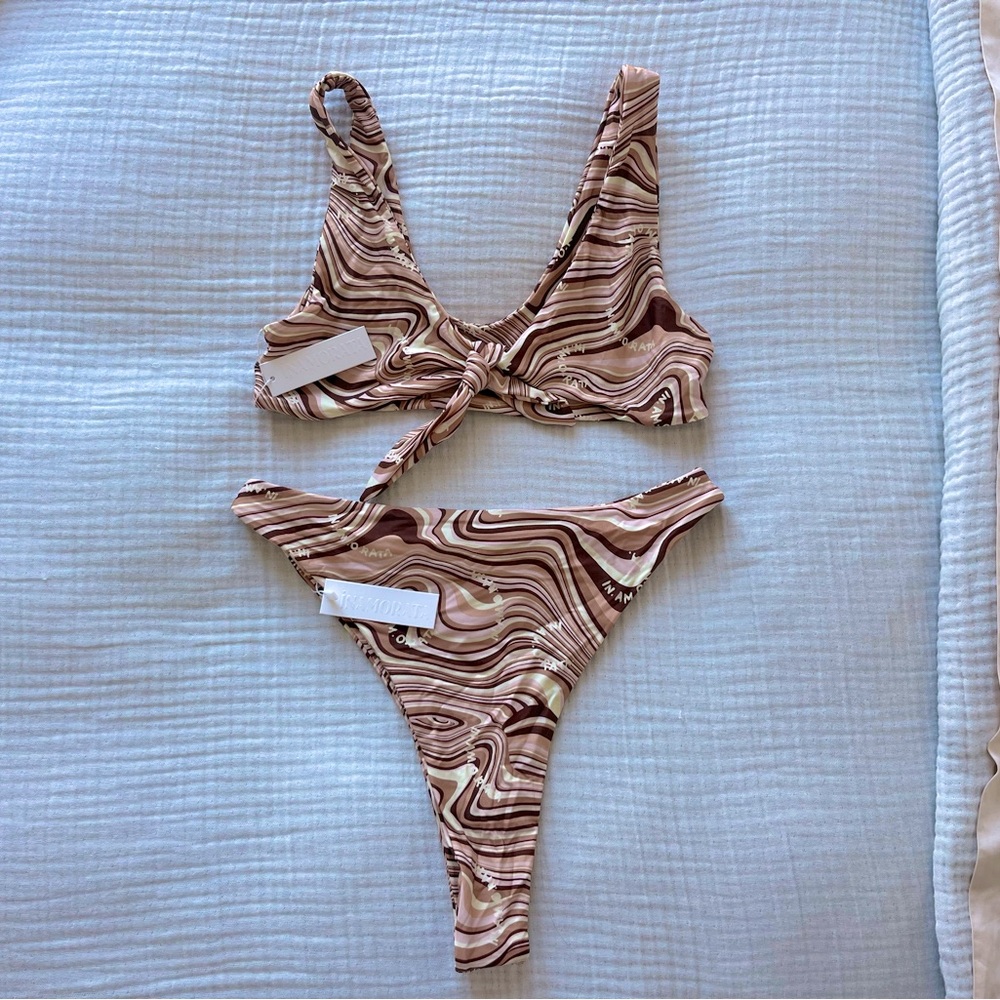 Inamorata Lucia Top and Dune Bottom